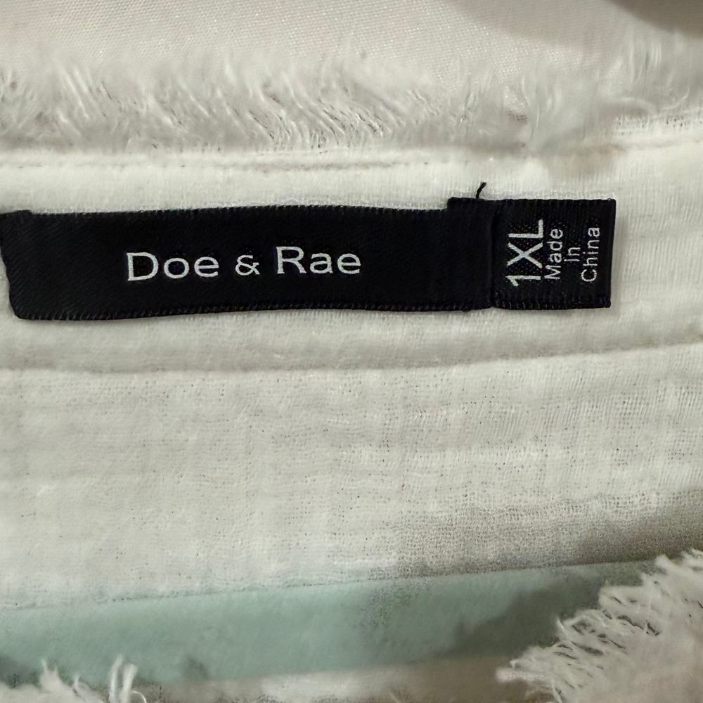 Doe & Rae White Textured Gauze Boho Top Back Button Frayed Raw Edge 1XL - Picture 3 of 5